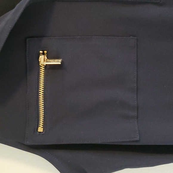 Sleeveless top - Picture 2 of 5